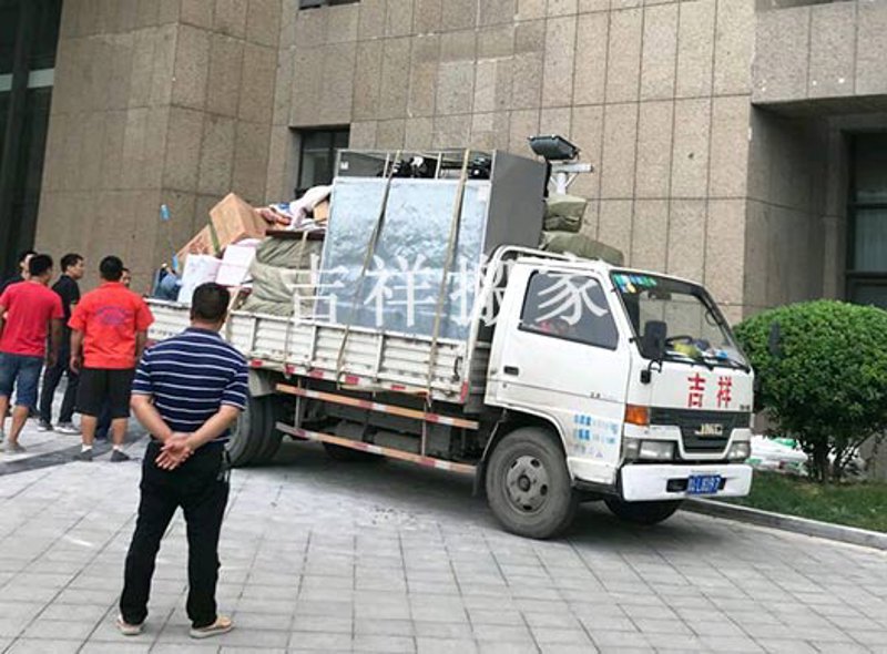搬家大忙季，如何快速找到可靠搬家公司？今天就来分享一下高新区搬家叫车电话的选择与使用技巧。